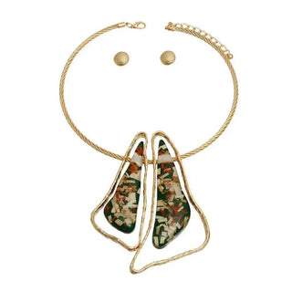 Bianca Green Triangle Necklace - La Luz Boutique