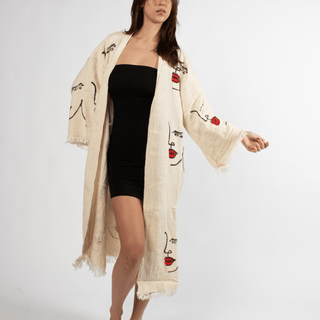 Lady In Red Kimono - La Luz Boutique